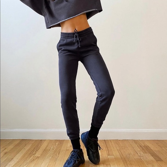 Aritzia perfect sweats - Picture 1 of 2